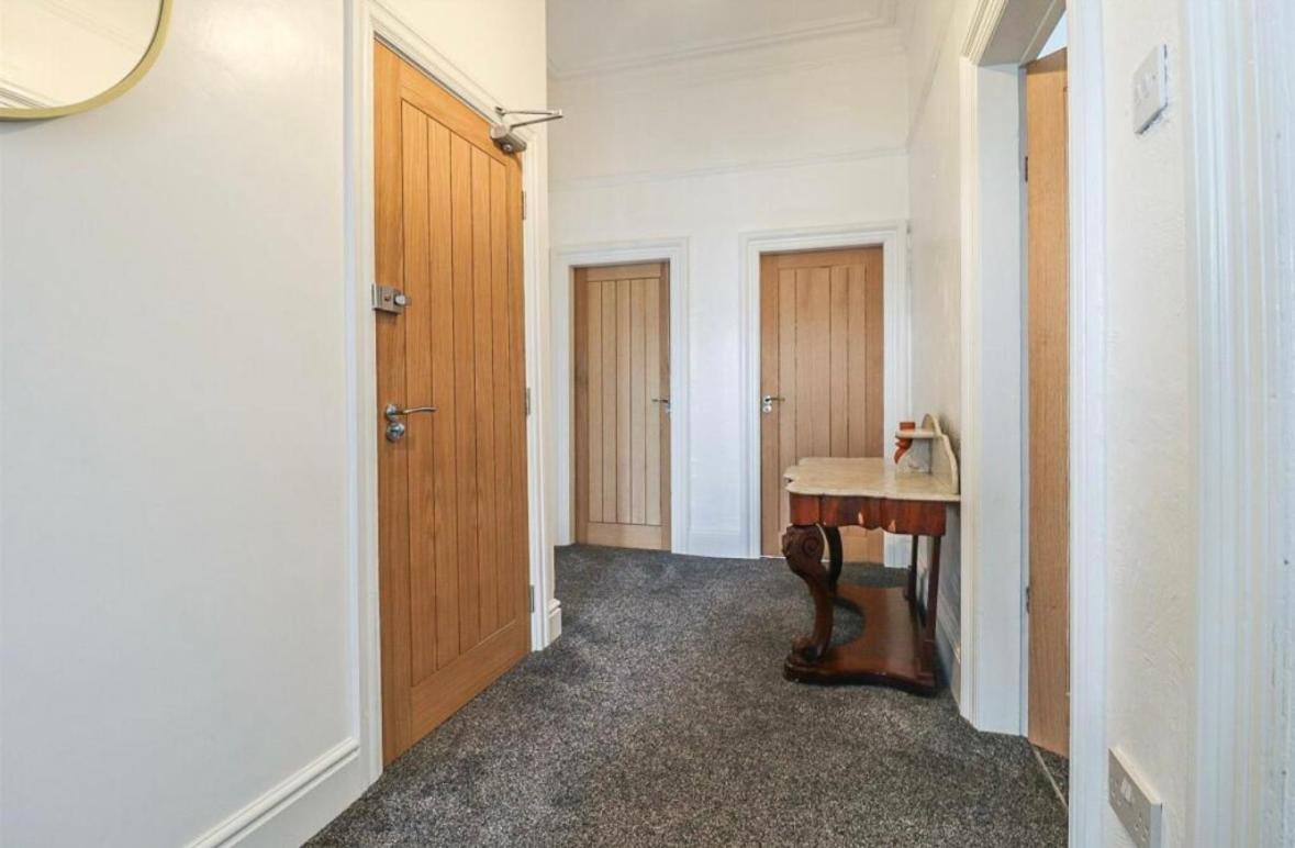 Spacious Victorian Birkdale Apartment With Garden Southport Exteriör bild