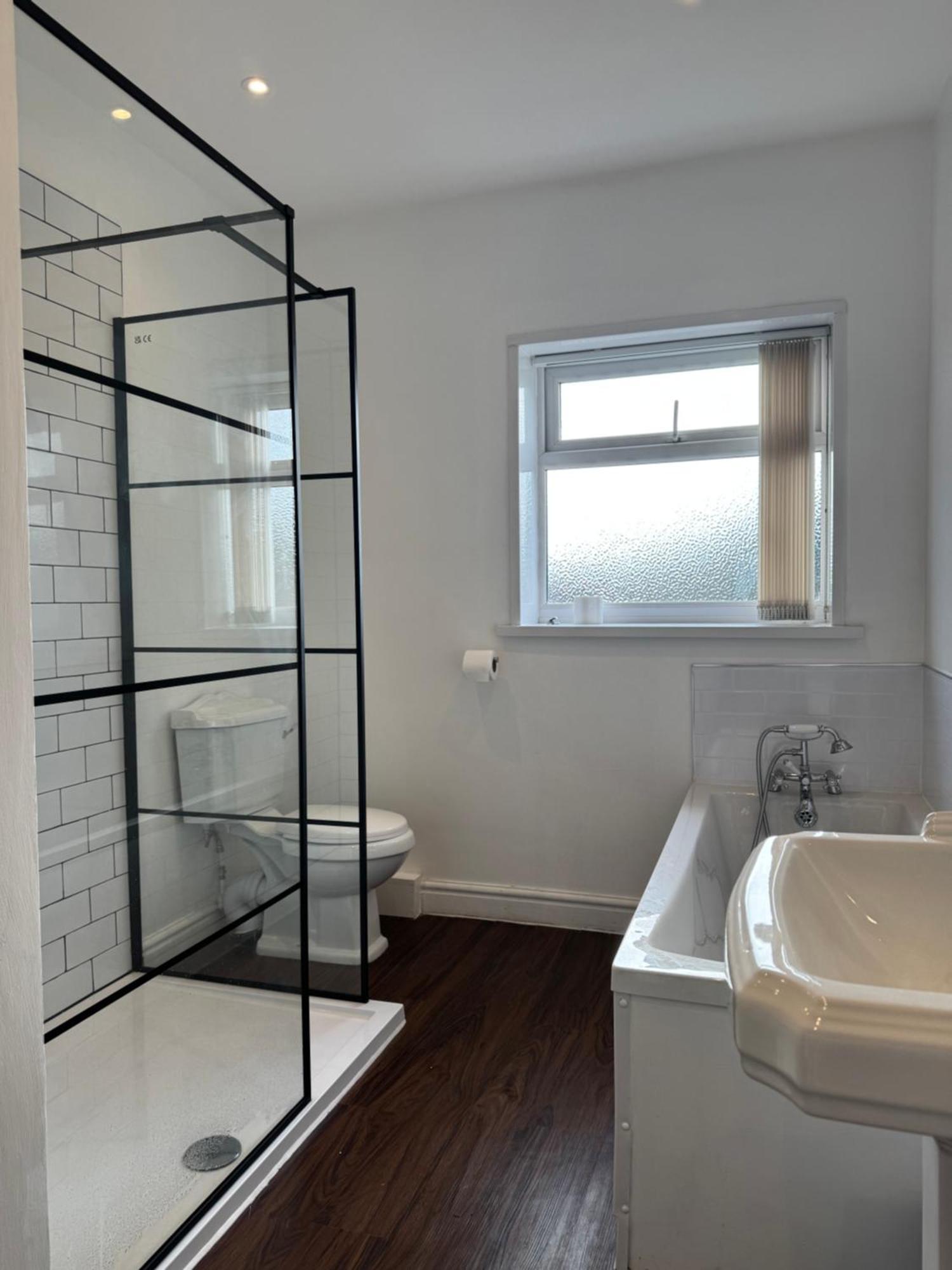 Spacious Victorian Birkdale Apartment With Garden Southport Exteriör bild